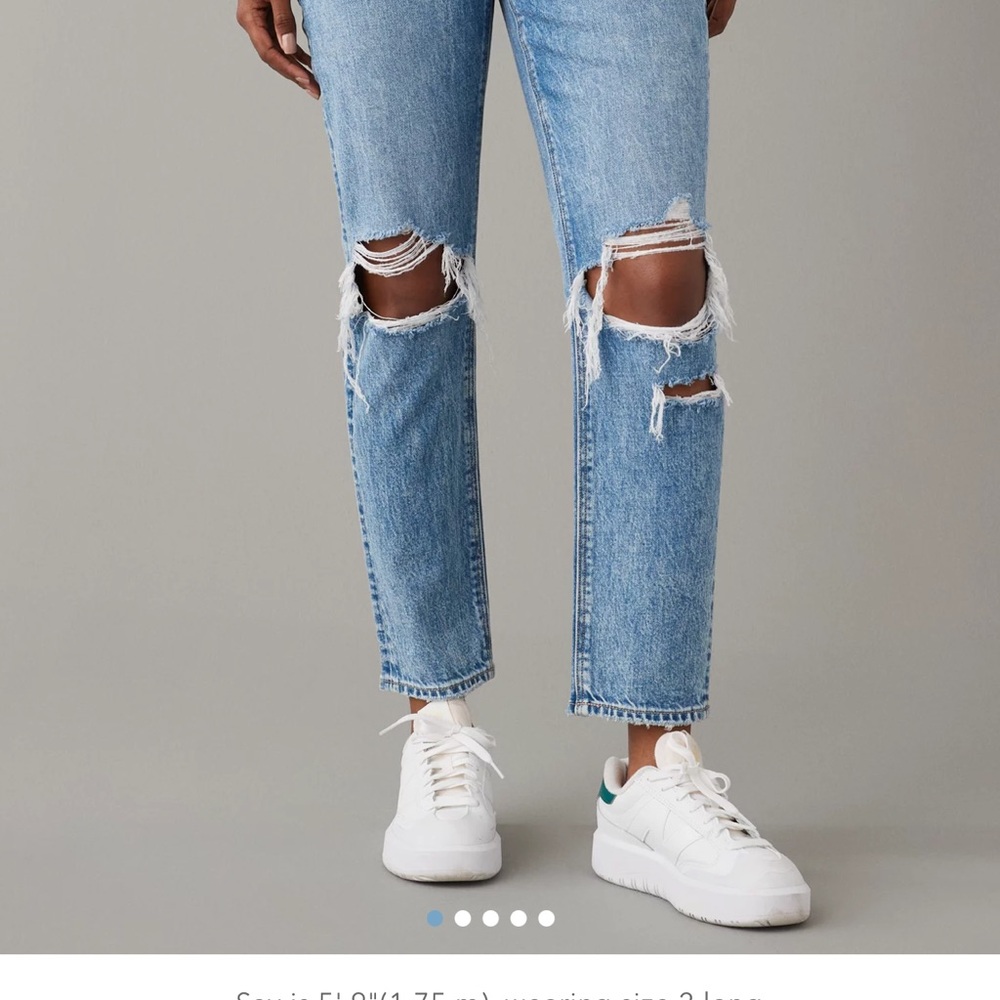 American Eagle Outfitters Mom Jean